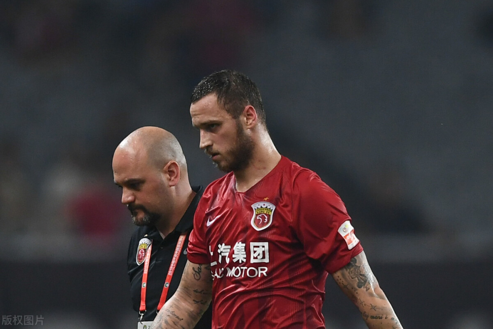 开云体验APP官网入口-阿扎伦卡在DWG比赛中持续失利，反败为胜引发热议！引发球迷热议-开云体验APP官网入口